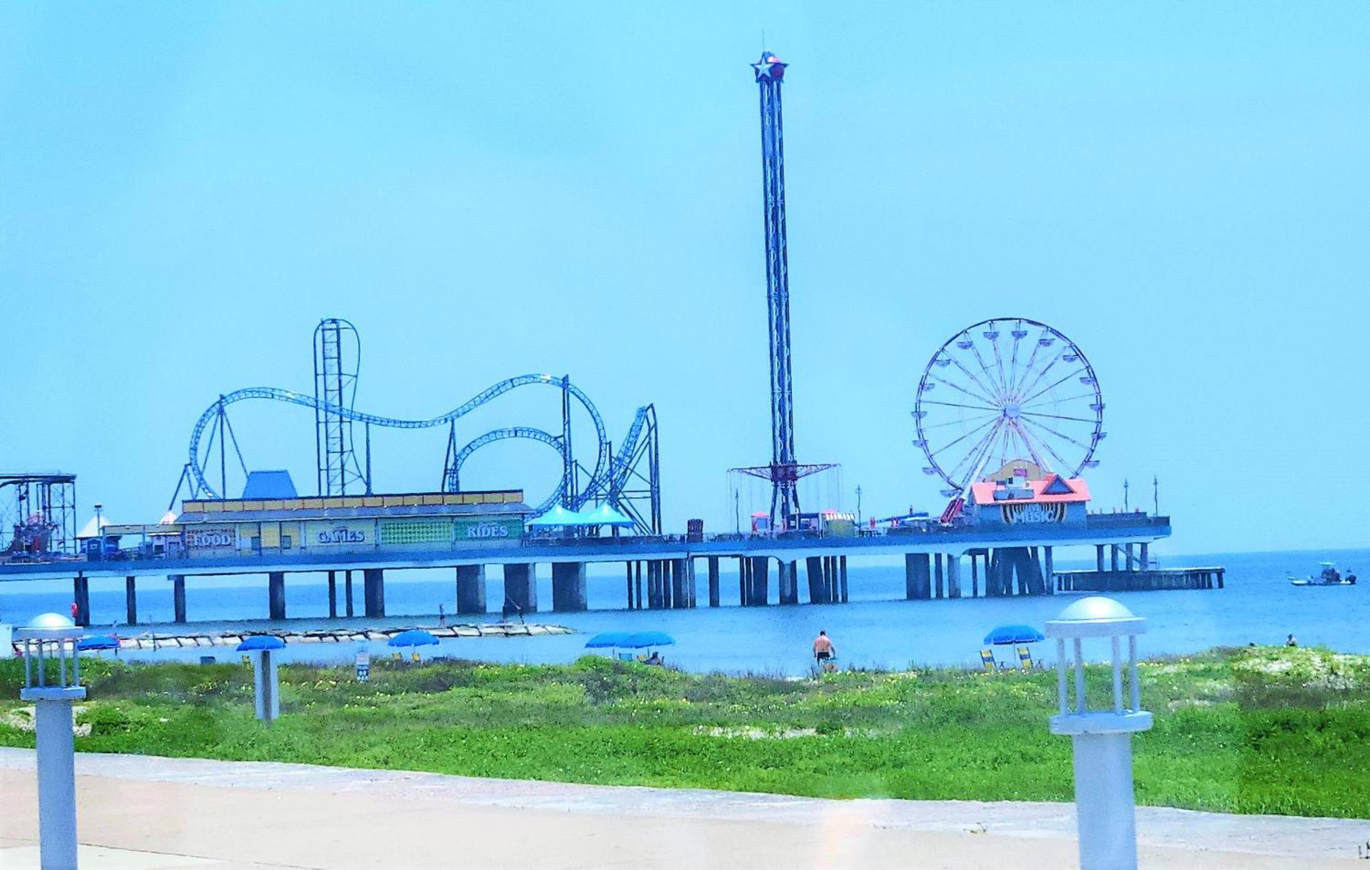 גלווסטון Casaazul-2605B-Pleasure Pier & Beach A Block Away- 3Bed 2Bath 7 Beds- 7 Minutes To Cruise Terminal מראה חיצוני תמונה