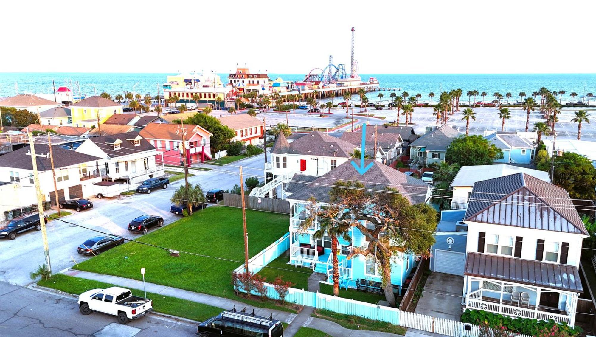 גלווסטון Casaazul-2605B-Pleasure Pier & Beach A Block Away- 3Bed 2Bath 7 Beds- 7 Minutes To Cruise Terminal מראה חיצוני תמונה